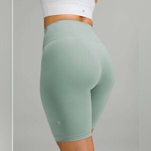 Lululemon Wunder Train Contour Fit High-Rise Biker Short 8" in Misty Glade Sz 2